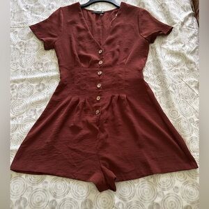 Haute‎ Monde Maroon Jumper V-Neck Seamless Short Sleeves  M Size Medium. NWOT